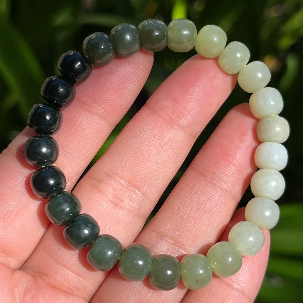 8mm stretchable donut shape jade braceletโ